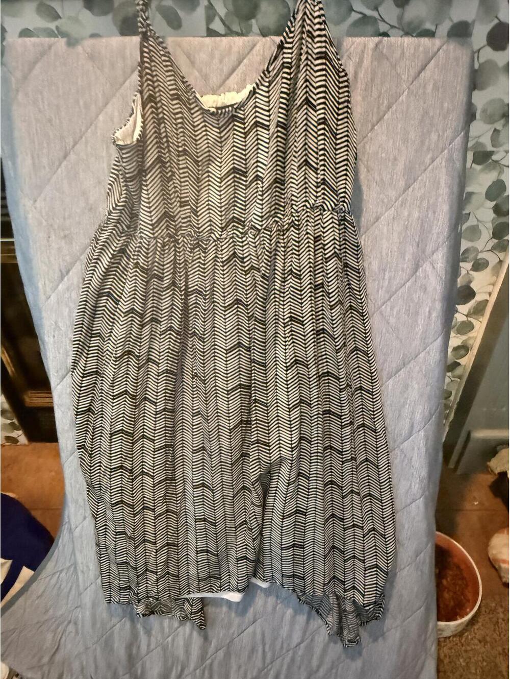 Torrid Black and White Chevron Pattern Sleeveless Dress Size 2